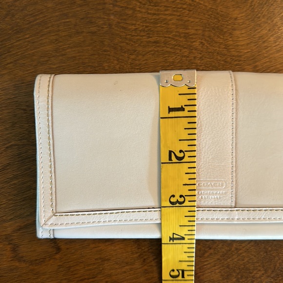 New COACH wallet - Picture 8 of 11